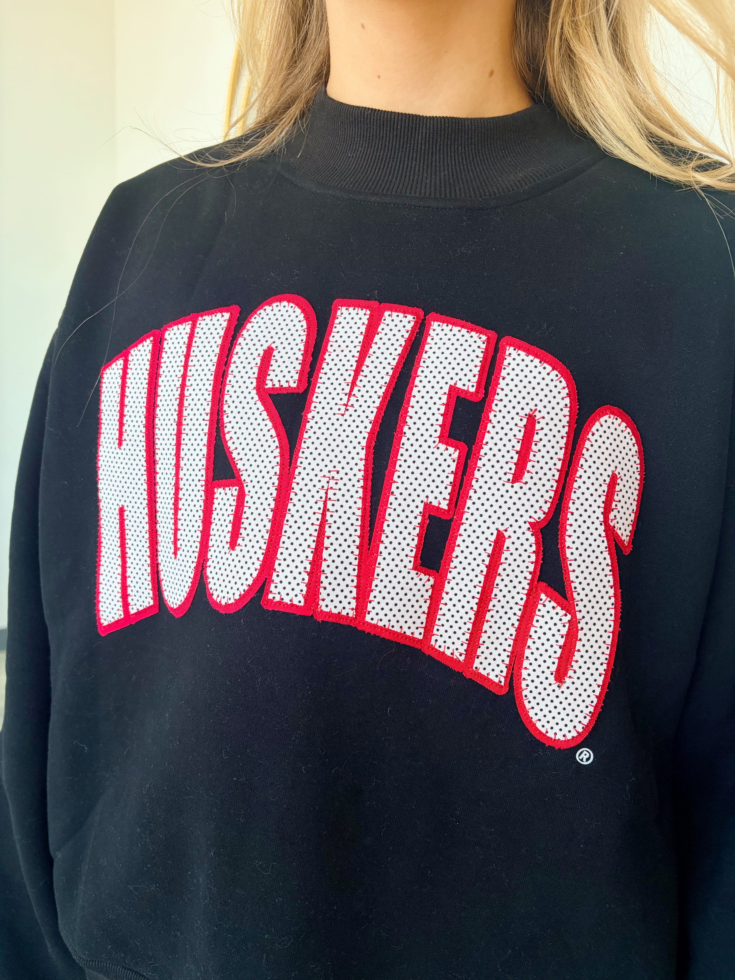 HUSKERS MOCK NECK