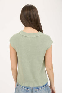 SLEEVELESS SWEATER KNIT TOP