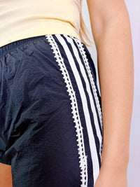 SIDE STRIPE & LACE ACTIVEWEAR SHORTS