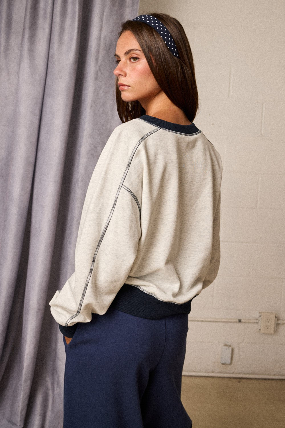 CONTRAST STITCH SWEATSHIRT