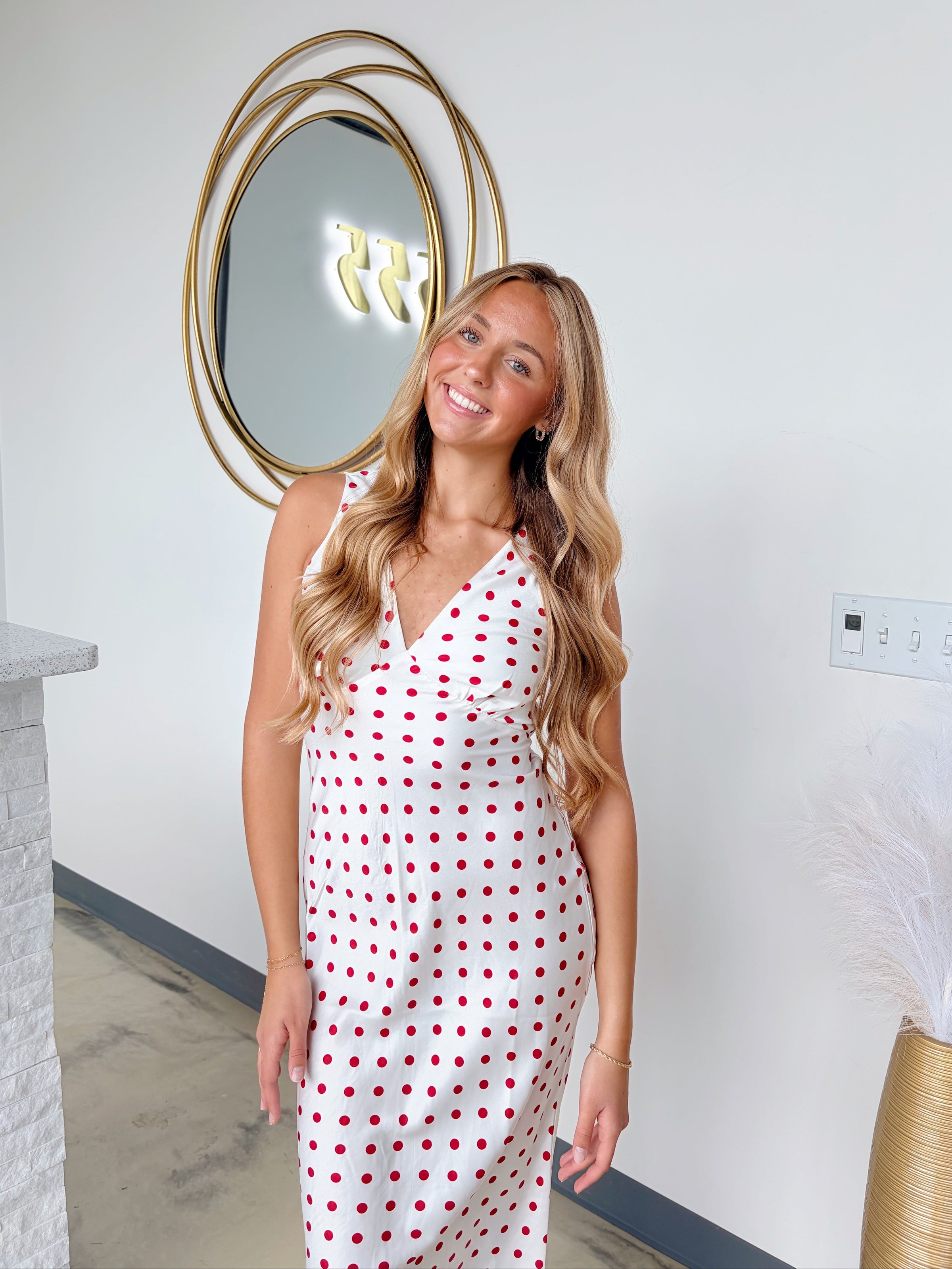 V-NECK POLKA DOT DRESS