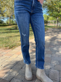 MID RISE CROP SLIM STRAIGHT JEAN