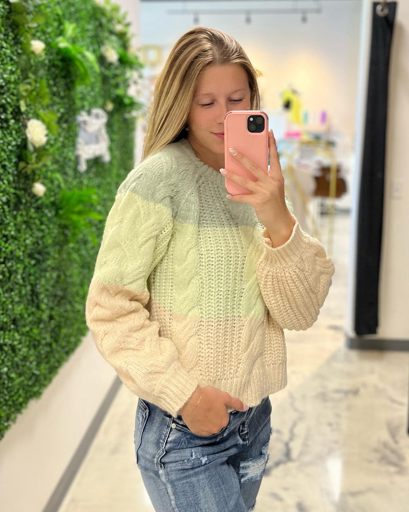 SAGE COLOR BLOCK CABLE KNIT SWEATER