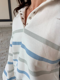 STRIPED MOCK NECK PULLOVER