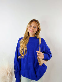 ROUND NECK KNIT SWEATER