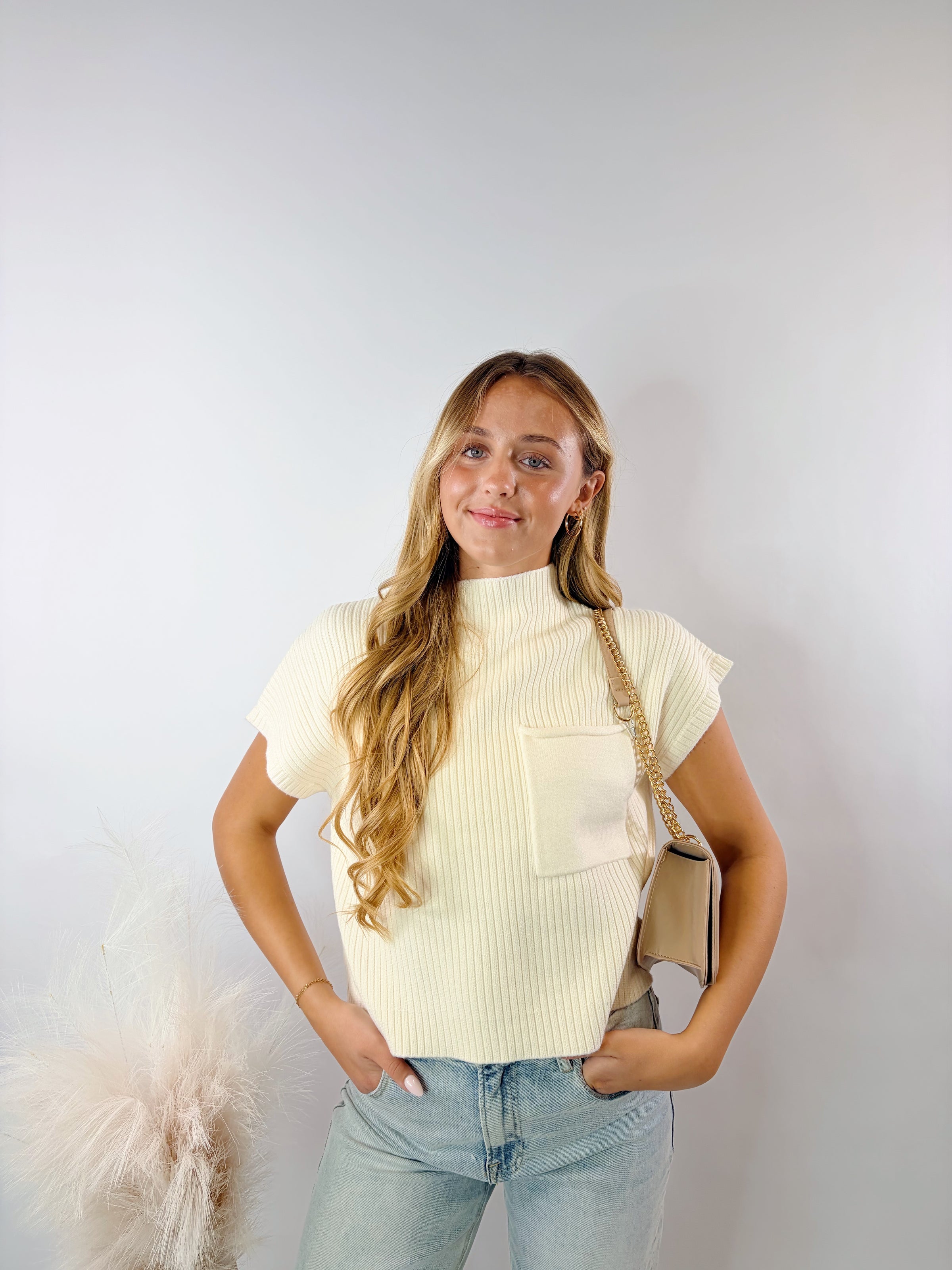 MOCK NECK SHORT SLEEVE SWEATER