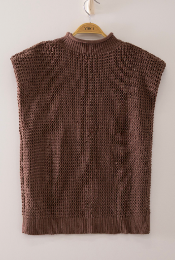 SLEEVELESS KNIT SWEATER