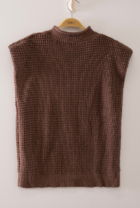 SLEEVELESS KNIT SWEATER