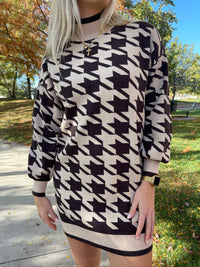 HOUNDSTOOTH SWEATER DRESS