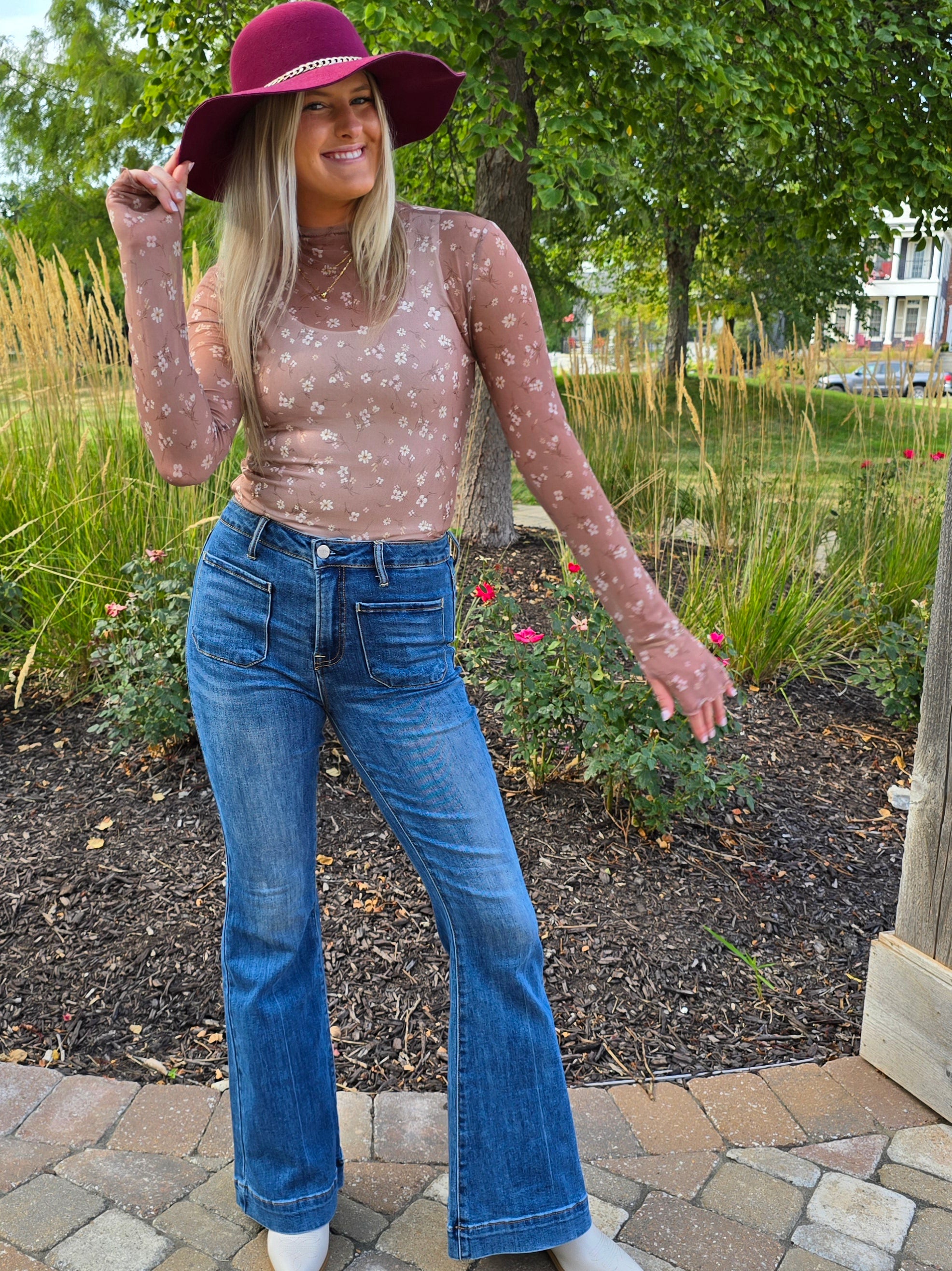 PATCH POCKET FLARE JEANS