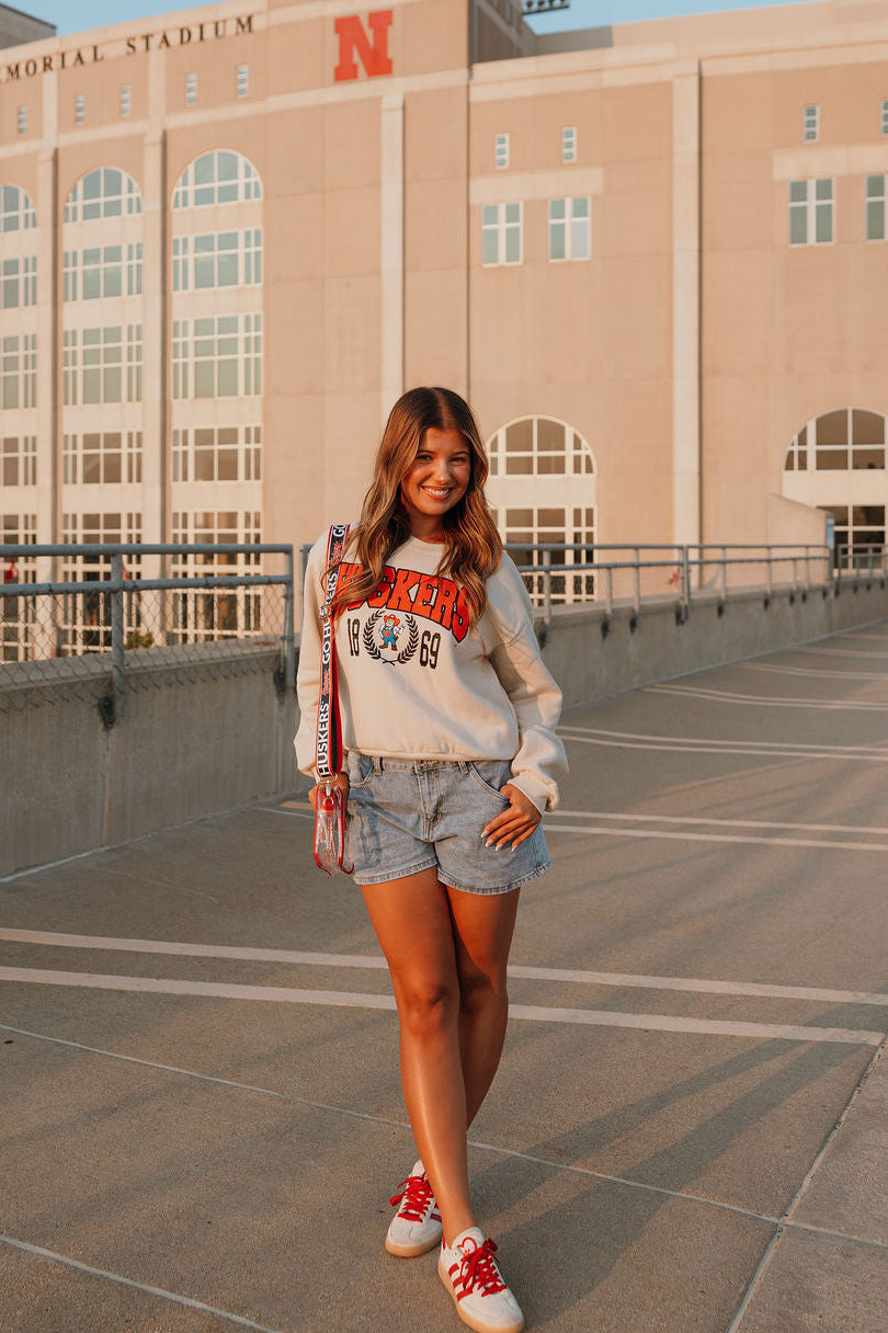 1869 HUSKER CREWNECK