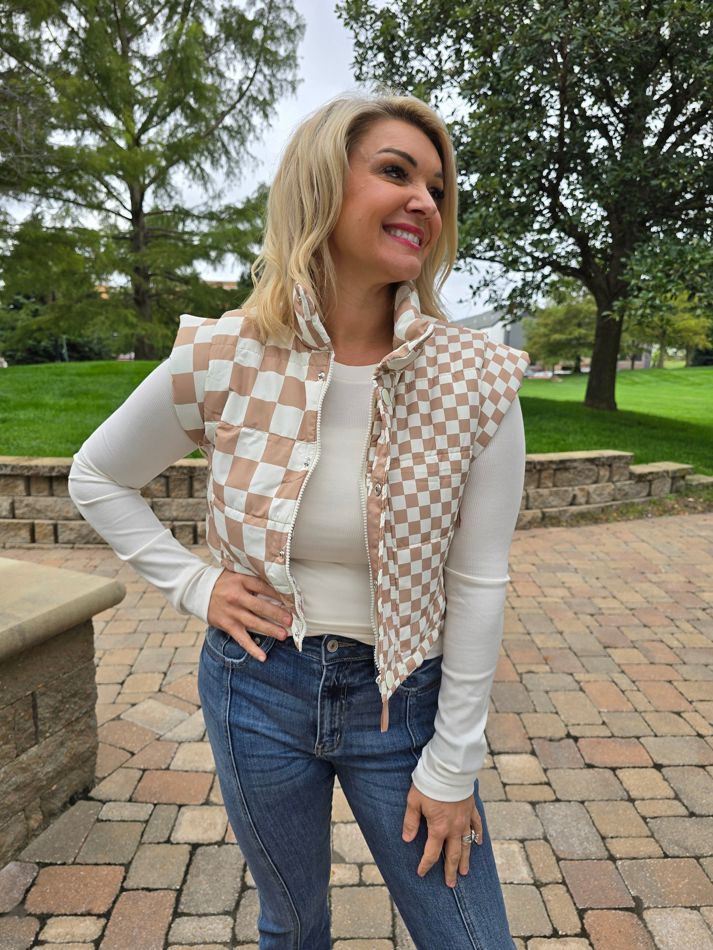 CHECKERED CROPPED PUFFER VEST