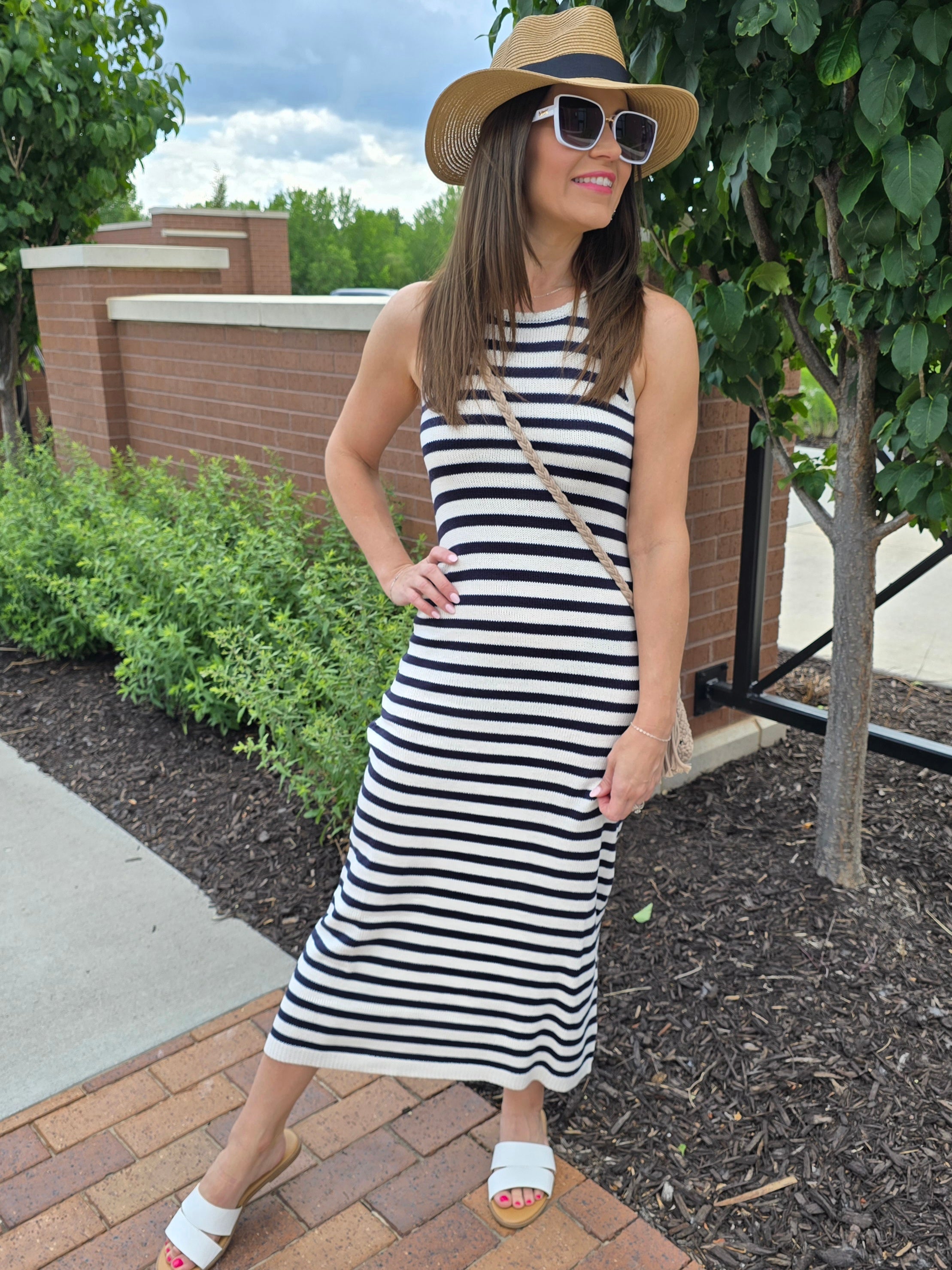 STRIPE SLEEVELESS MIDI DRESS
