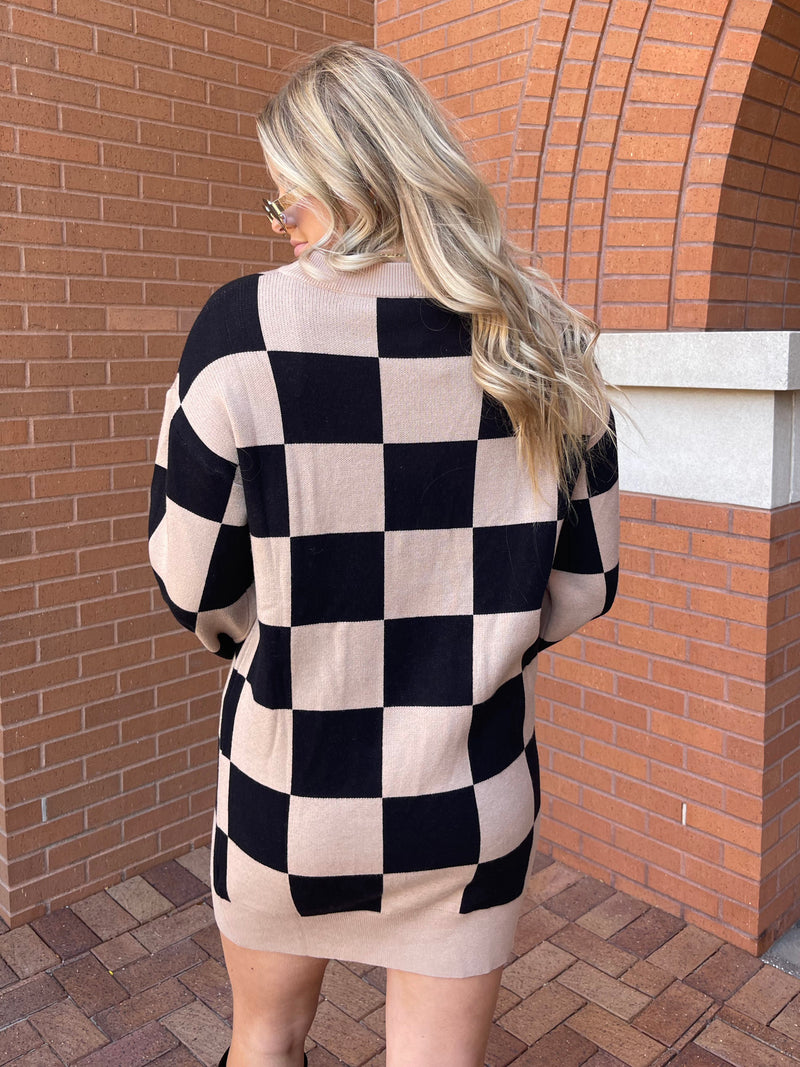 CHECKERED KNIT SWEATER DRESS