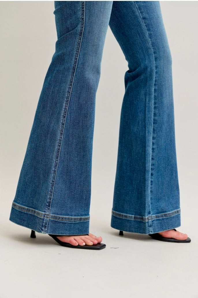 DOUBLE BUTTON FLARE JEAEN