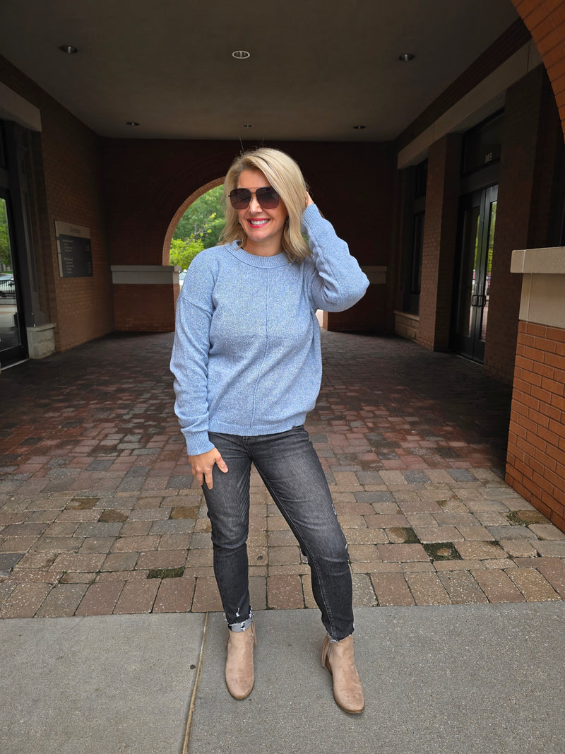 FRONT SEAM CREW NECK SWEATER