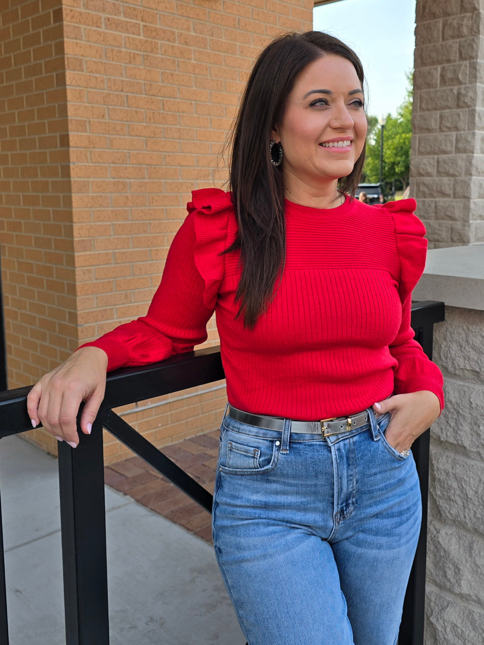 RUFFLE SHOULDER CREW NECK SWEATER