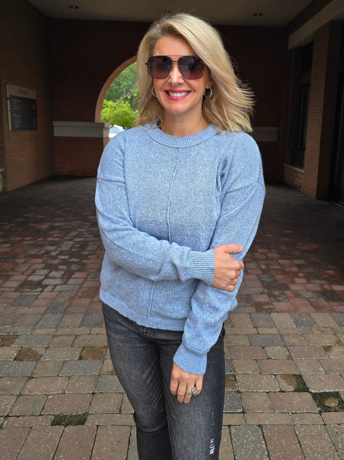 FRONT SEAM CREW NECK SWEATER