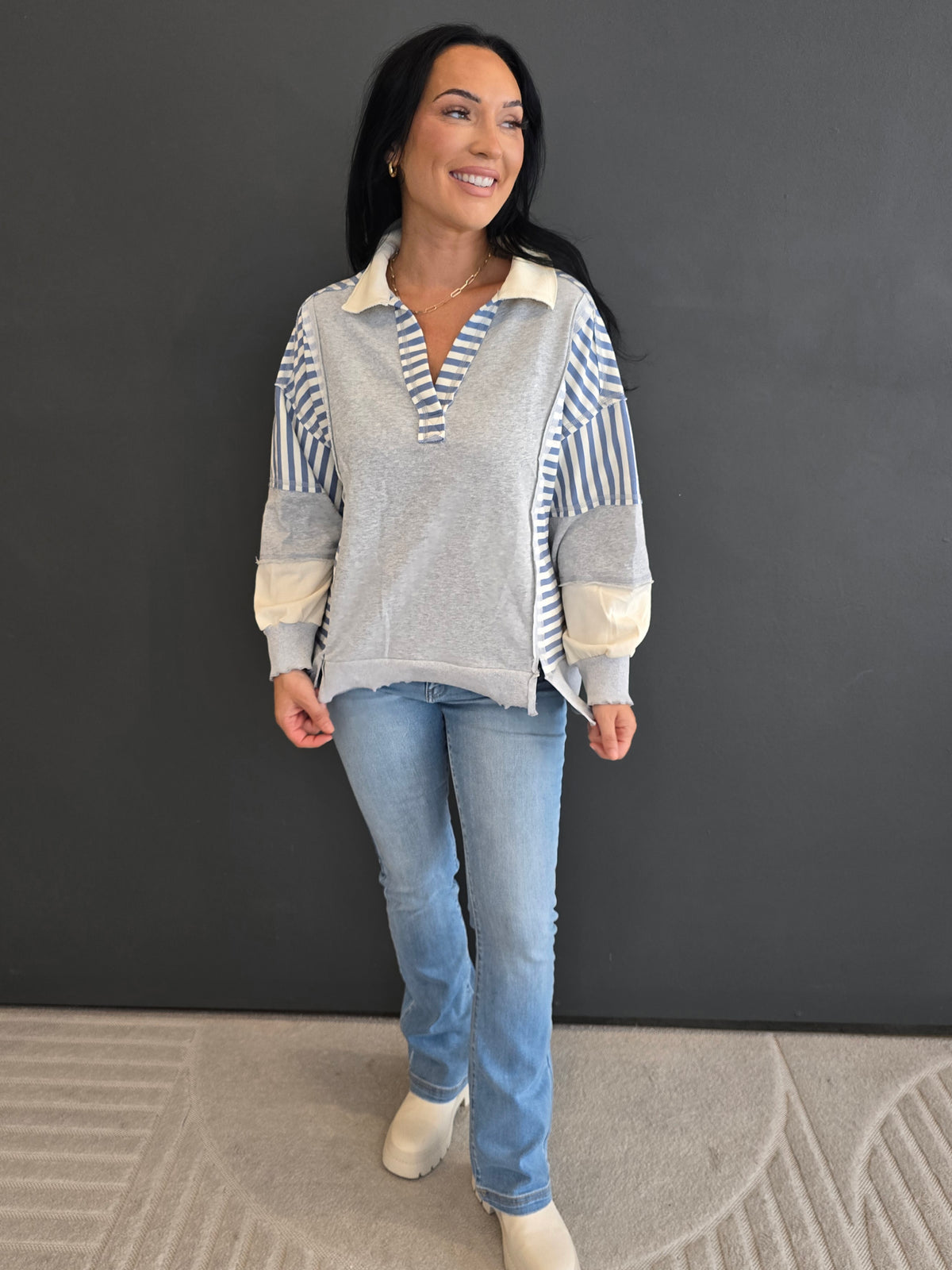 COLLAR STRIPE SWEATSHIRT