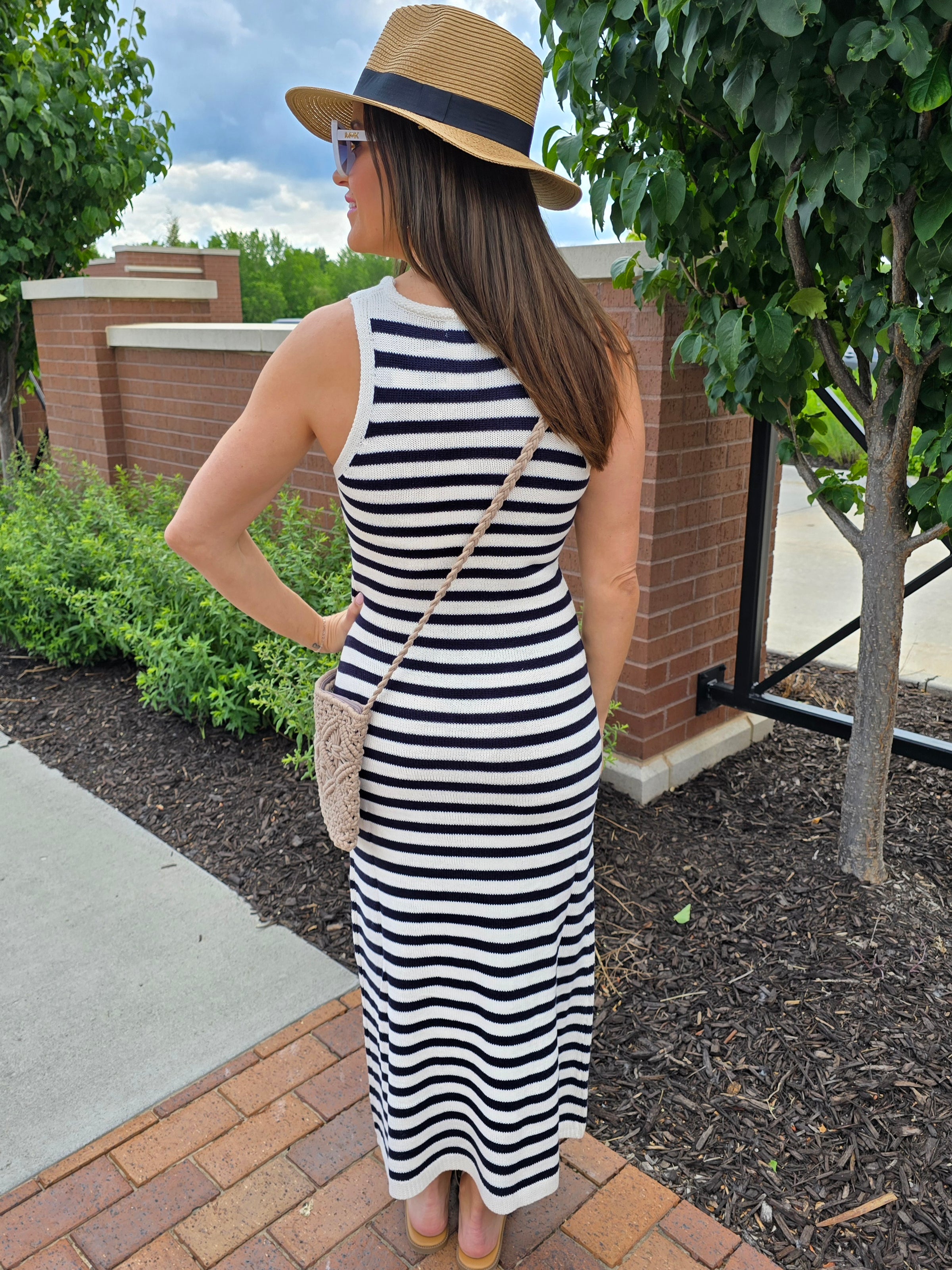 STRIPE SLEEVELESS MIDI DRESS
