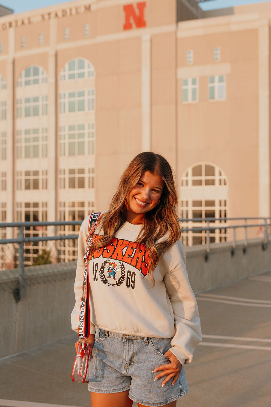 1869 HUSKER CREWNECK