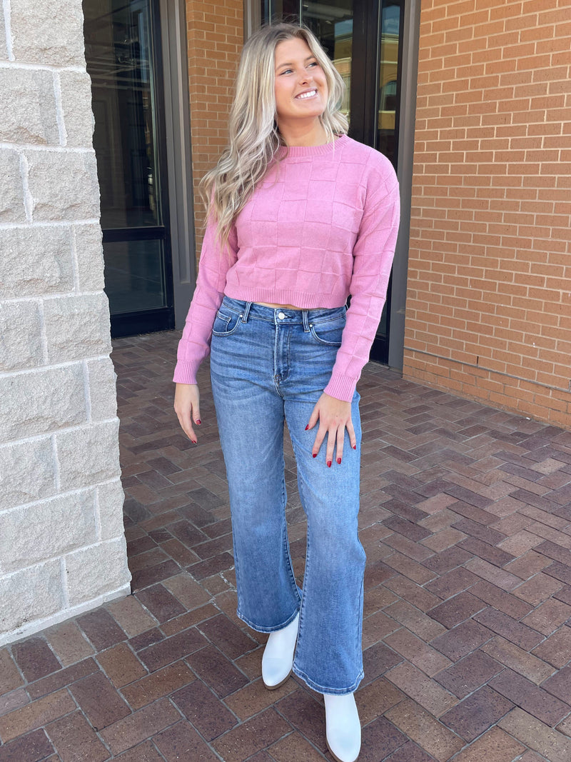 CHECKERED PINK CROPPED SWEATER