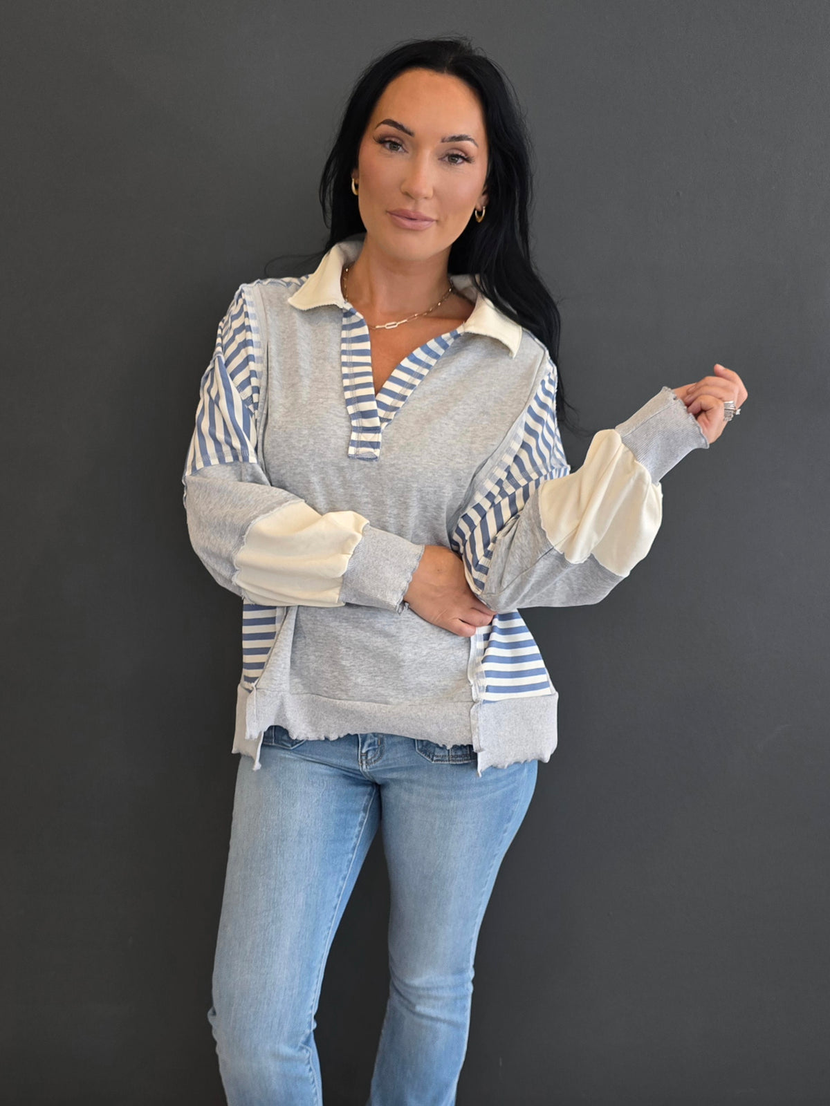 COLLAR STRIPE SWEATSHIRT