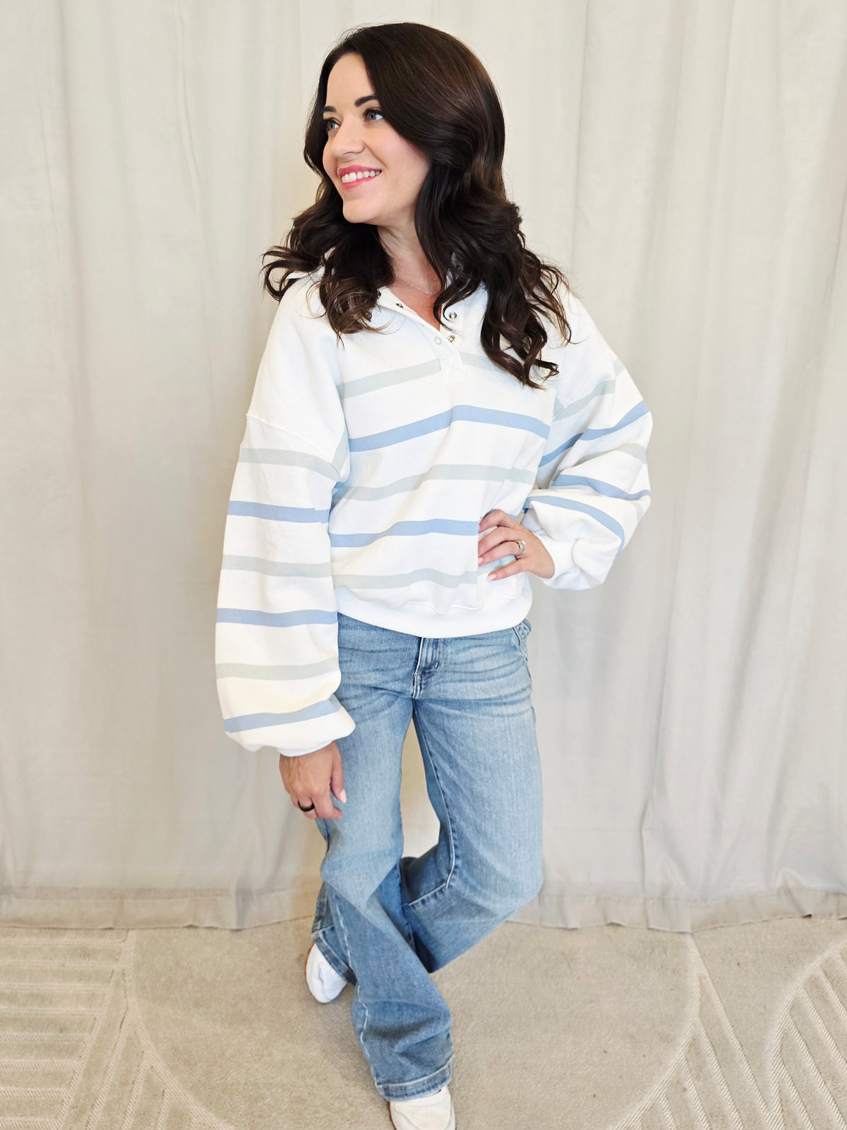 STRIPED MOCK NECK PULLOVER