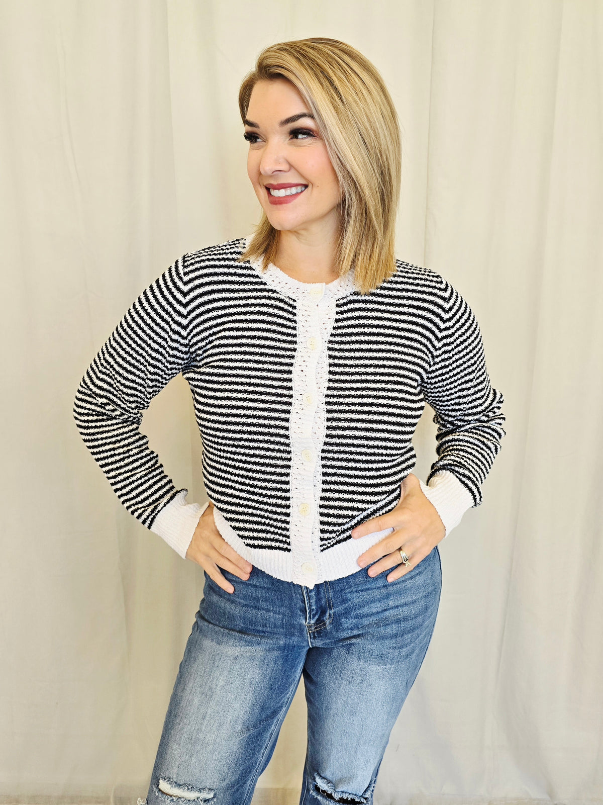 STRIPE ROUND NECK CARDIGAN