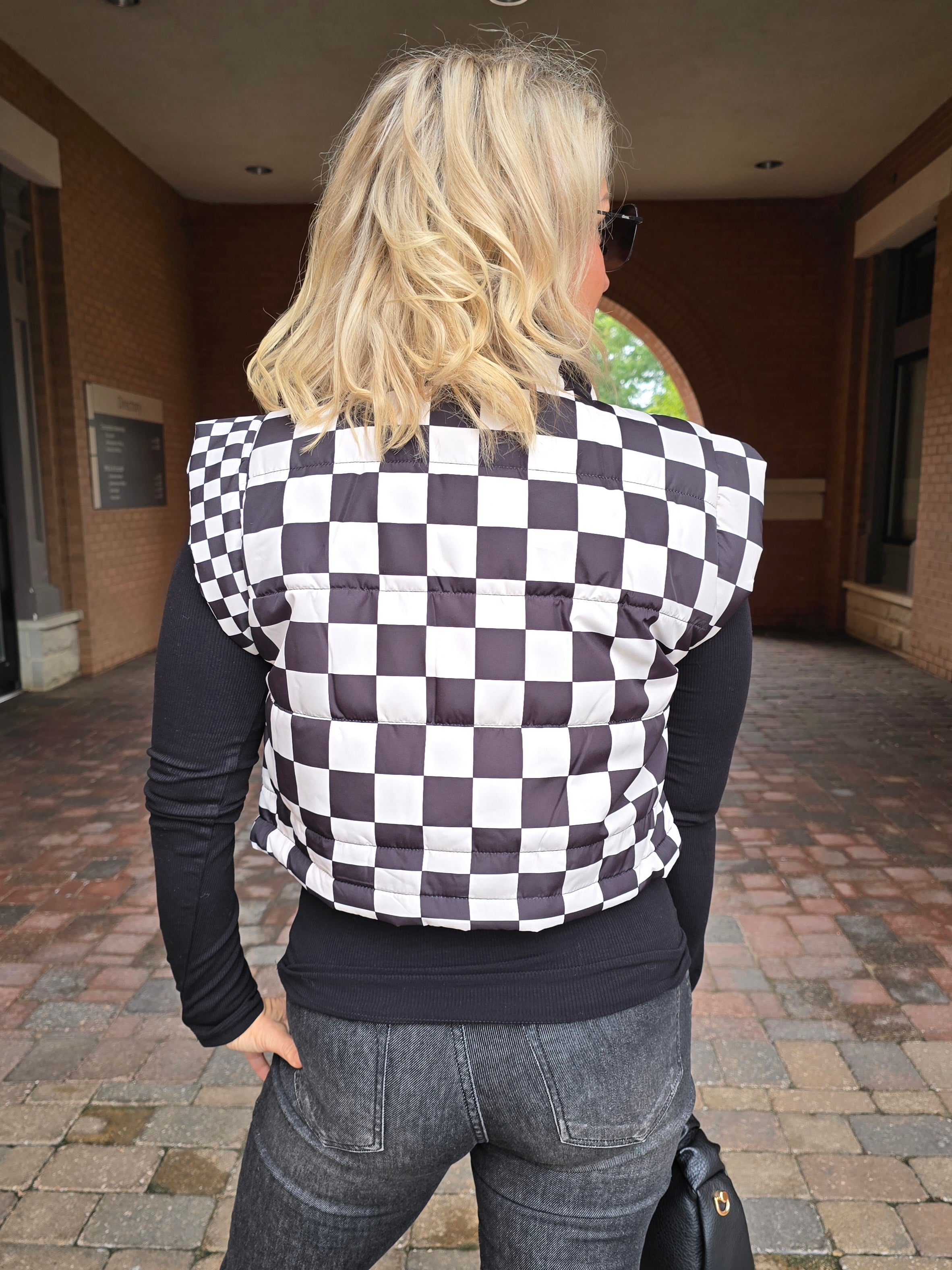 CHECKERED CROPPED PUFFER VEST