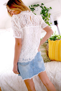 WHITE FLORAL TURTLE NECK BLOUSE