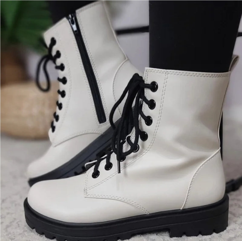 WHITE FIRM-STYLE BOOT WITH BLACK LACE